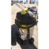 Image 3 : Stanley 8 Gallon Wet/Dry Vac - no hose - working
