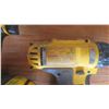 Image 12 : dewalt tool lot - 5 drills, 6x 12/20v batteries, charger and 18v battery