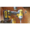 Image 9 : dewalt tool lot - 5 drills, 6x 12/20v batteries, charger and 18v battery