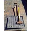 Image 1 : Post maul and shovel