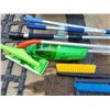 Image 2 : 8 pieces, cleaning helpers - mostly from RV, swiffers, telescopic squeegie and brush, windshield bru
