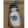 Image 1 : Grab & Go Multi-Purpose Sprayer