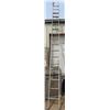 Image 1 : 30 ft extendable aluminum Ladder