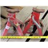 Image 1 : 2 Standing jacks – 2 tons each