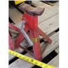 Image 3 : 2 Standing jacks – 2 tons each