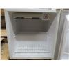 Image 4 : Sunbeam Apartment refrigerator – Model: SBCR139WE – 17.5”x 18.5”x 19.25”
