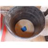 Image 4 : Sand blaster nozzle with bucket of blasting sand