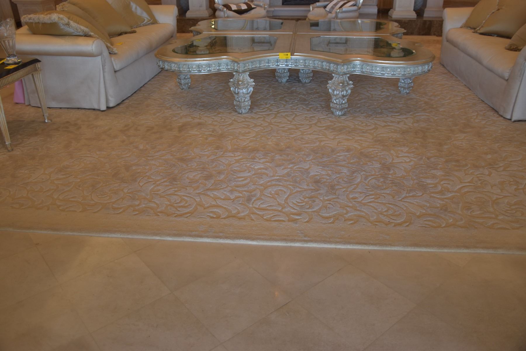 WOOL PILE CARPET, CUT & LOOP PATTERN (21' 10