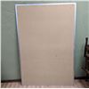 Image 3 : Extra Large Bulletin Board 72" x 48"