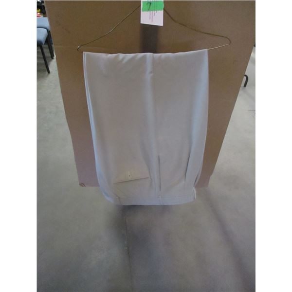 MEN'S PANTS (SIZE 34W)
