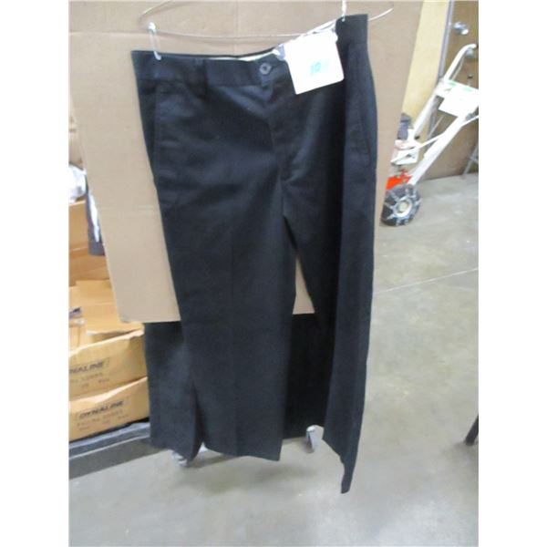 MEN'S DOCKERS PANTS (SIZE 32W)