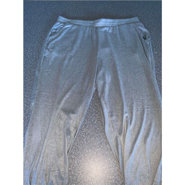 Eddie Bauer Pants Size L