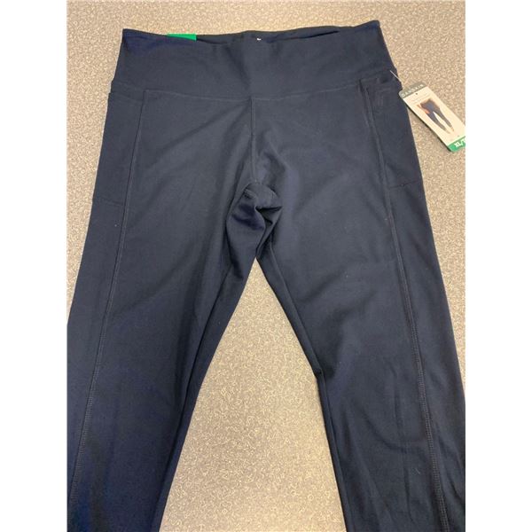 danskin reflective capri size XL