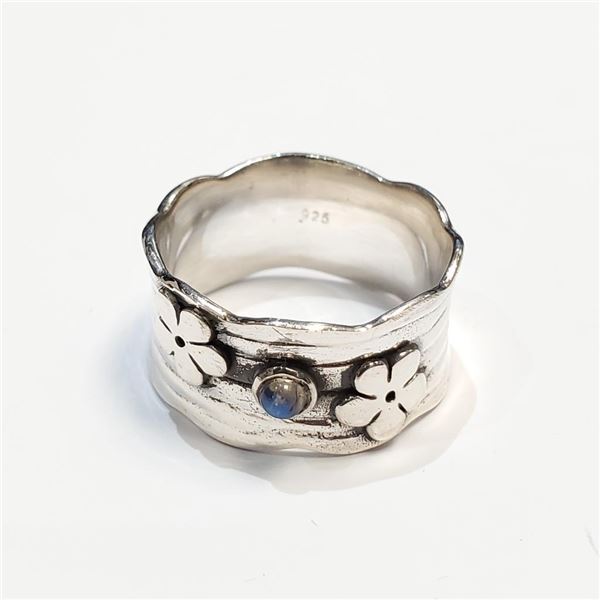 Silver Ring (~Size 0) (~length 0 inches), Suggested Retail Value $120