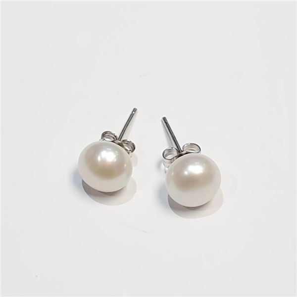 Silver Fresh Water Pearl Earrings (~Size 0) (~length 0 inches), Suggested Retail Value $100