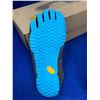 Image 2 : Vibram Fivefingers Size 10.5-11 Grey/Light Blue Toe Shoes