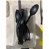 Image 1 : Assorted Lot Of Kitchen Utensils