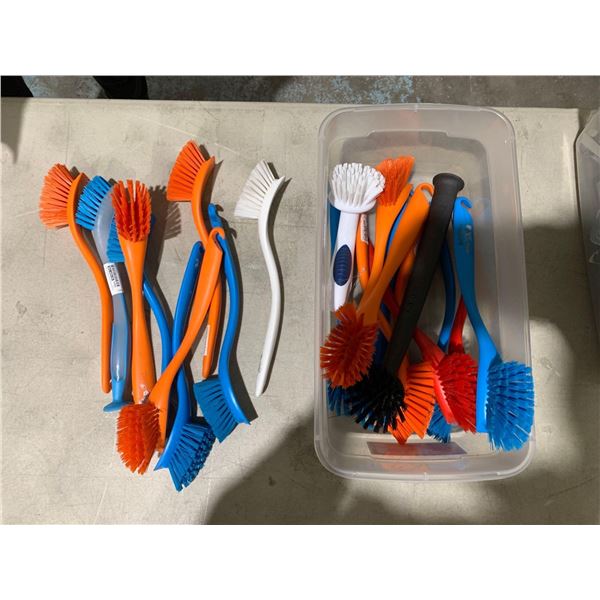 Assorted Lot Of Dish Brushes