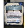 Image 1 : Hotel Grand White Down Duvet Queen Size All Season Medium Weight