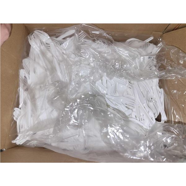 Polar Pro White Plastic Forks - 1000 Count