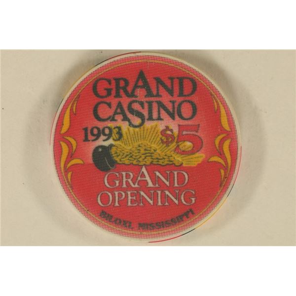 1993 $5 GRAND CASINO CHIP. GRAND OPENING