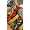 Image 3 : 2 BOXES OF AIR TOOLS, HOSELINE AND TIE DOWN STRAPS