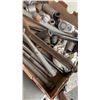 Image 4 : TRAY OF WESTWARD RATCHETS WITH BEAKER BARS, SOCKETS, EXTENTIOONS AND MORE