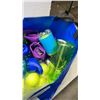 Image 2 : LOT OF NEW TENNIS BALLS AND WATER BOTTLES