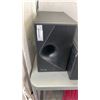 Image 8 : BOX OF ELECTRONICS AND 2 SPEAKERS