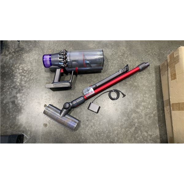 DYSON CYCLONE V11 OUTSIZE CORDLESS STICK VACUUM - TESTED WORKING