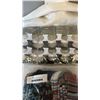 Image 2 : NEW PACK OF WOMENS SOCKS AND HAIR CLIPS