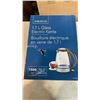 Image 2 : INSIGNIA 1.7L GLASS ELECTRIC KETTLE - TESTED WORKING - RETAIL $49