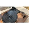 Image 8 : TOSHIBA BELT DRIVE TURNTABLE WITH SPEAKERS - TESTED WORKING, NO NEEDLE - RETAIL $228