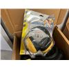 Image 2 : BOX OF SAFETY EARMUFFS-10 PIECES-SOME NEW