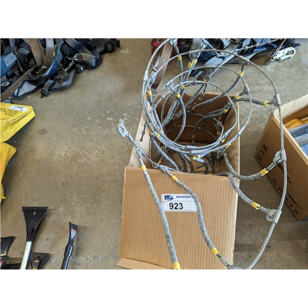 PAIR OF TIRE CHAINS QCC-1669