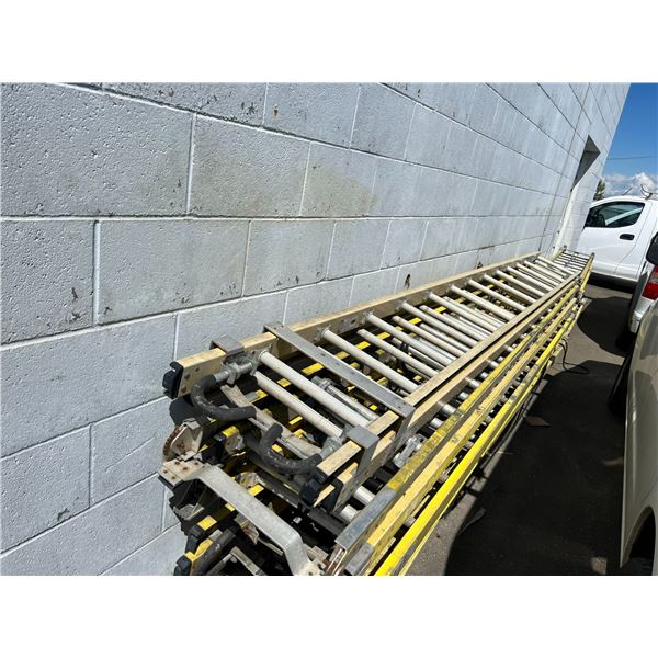 FEATHERLITE 375 28' FIBREGLASS EXTENSION LADDER WITH SAFETY HOOKS. NEW MSRP AT GRAINGER $1000