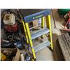 Image 2 : TELECOM SERVICE KIT. INCLUDES 3' FEATHERLIT STEP LADDER