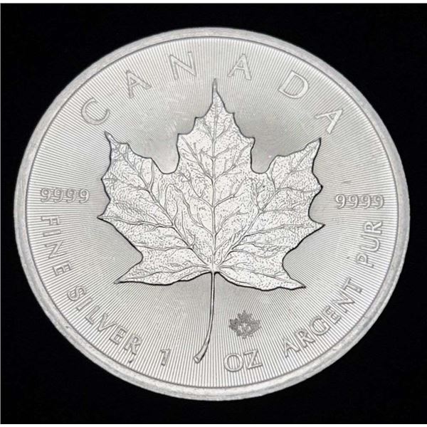 2015 Canada $5 Maple Leaf 1 ozt  .9999 Silver