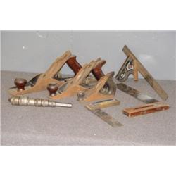 TRAY LOT METAL STANLEY PLANES, SQUARES, ETC.