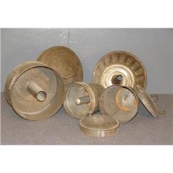 TRAY LOT TOLE CAKE MOLDS, ETC.