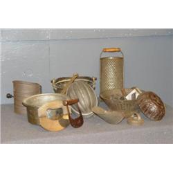 BOX LOT TOLE KITCHEN ITEMS INCL JELLO MOLD, COOKIE