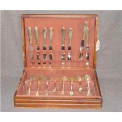 CASED SET OF ROGERS BROS "PICKWICK" 1938 SILVERPLA