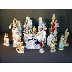 TRAY LOT OF PORCELAIN FIGURINES