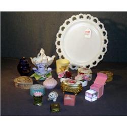 PLATE LOT OF COVERED BOXES, PORCELAIN FLOWERS INCL