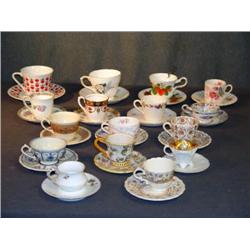 LOT 16 FANCY CUPS AND SAUCERS INCL COLCLOUGH CHINA