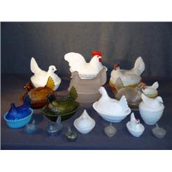 LARGE LOT HENS ON NEST INCL MILK GLASS AND