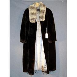 BLACK COAT WITH FUR COLLAR