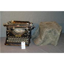 UNDERWOOD MANUAL TYPEWRITER