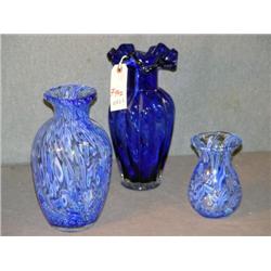 LOT OF 3 BLUE GLASS VASES.