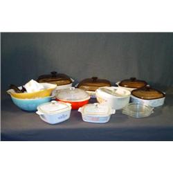 BOX LOT OF CORNING WARE AND PYREX MIXING BOWLS